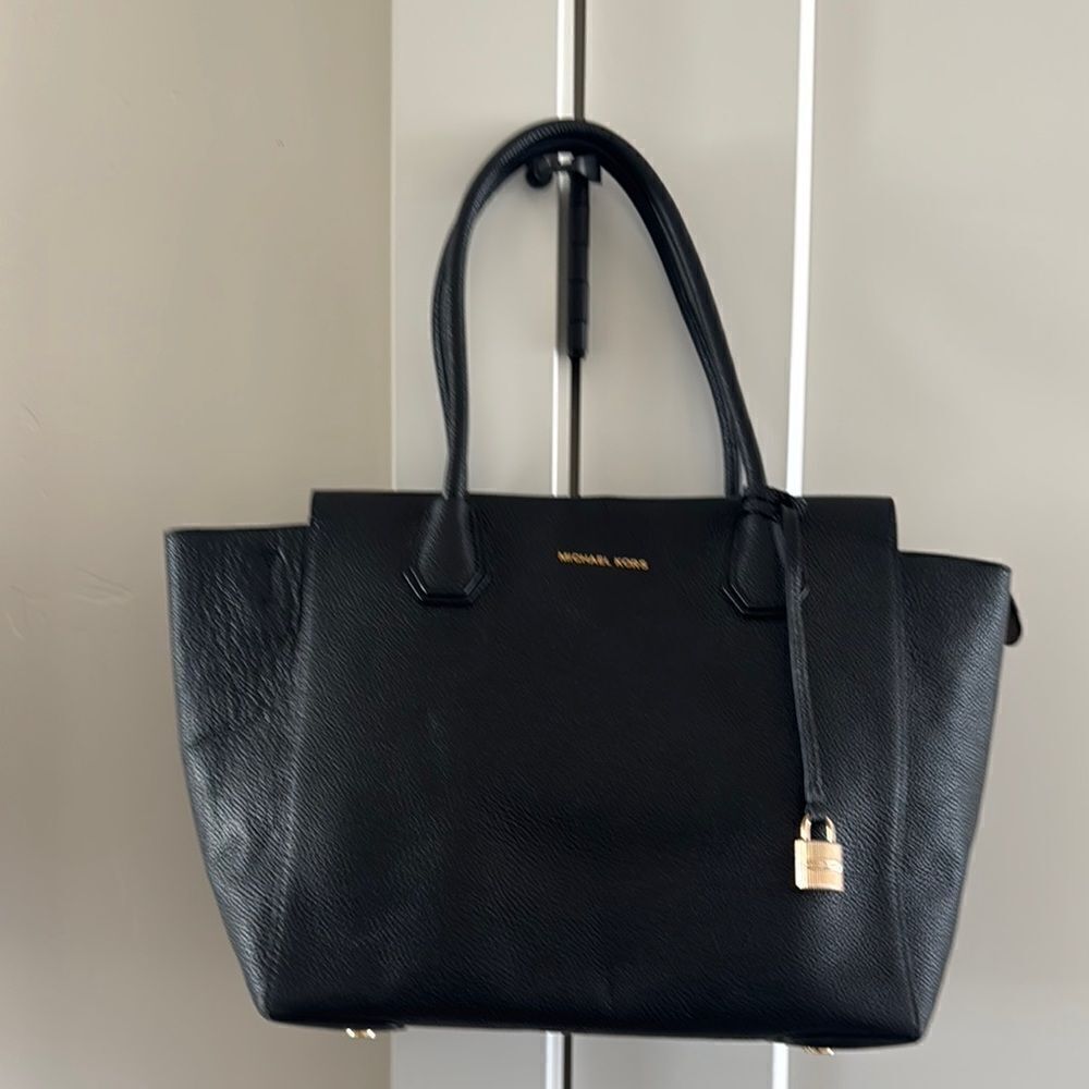 Michael Kors Mercer Large Satchel Black Leather Handbag Top Zip Closure Bag GUC